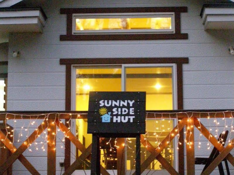 Sunny Side Hut Bed & Breakfast Hakuba Exterior photo